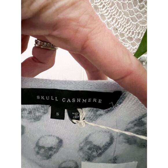 360 Cashmere Skull Print Cashmere Sweater Size S NWT - Picture 6 of 7